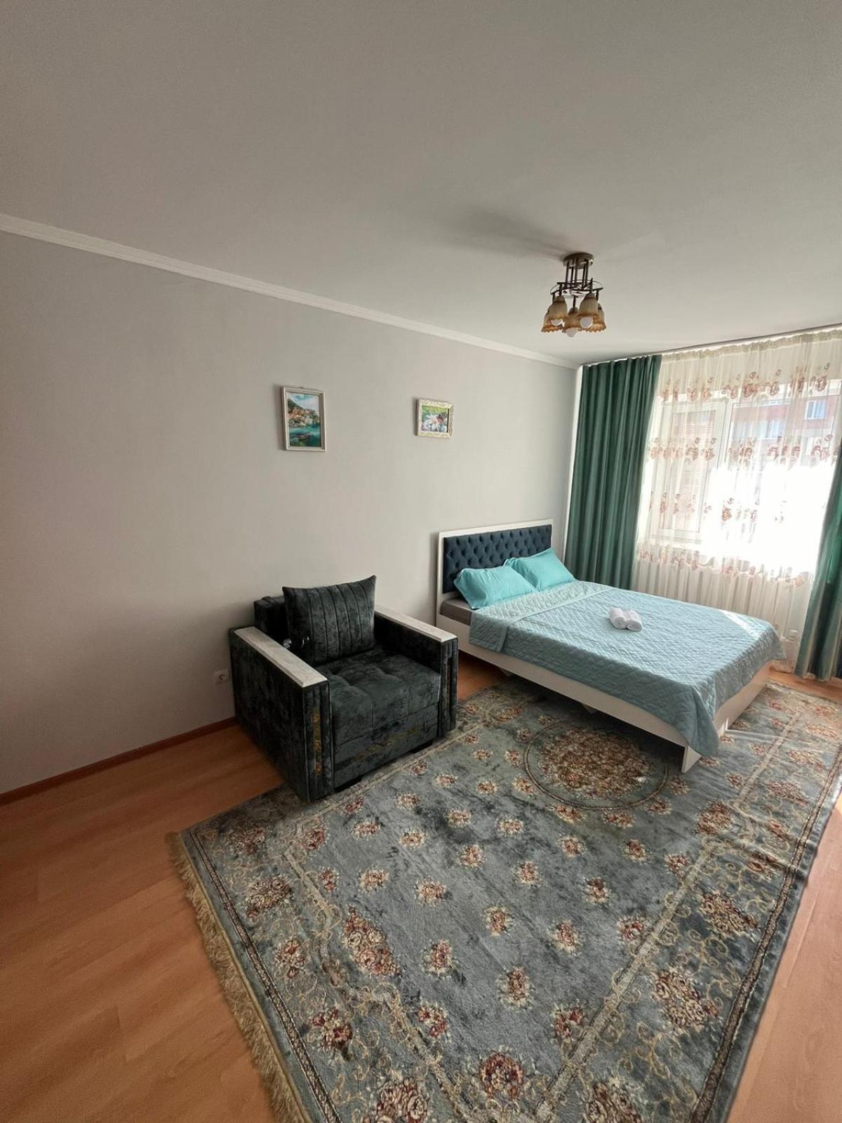 Cosy flat in the city center Taldykol Luaran gambar